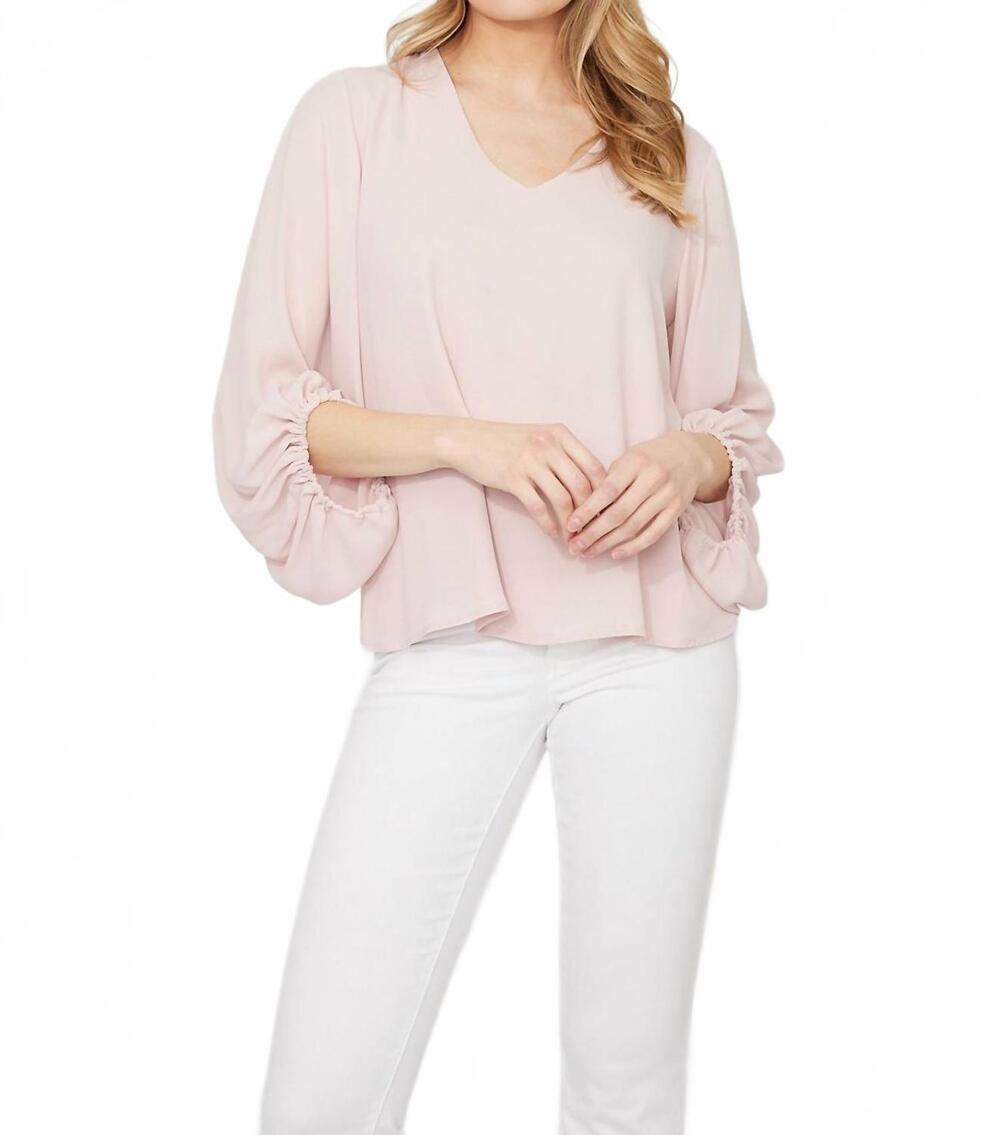 NEW FRANK LYMAN v-neck puff sleeve pullover top in powder pink